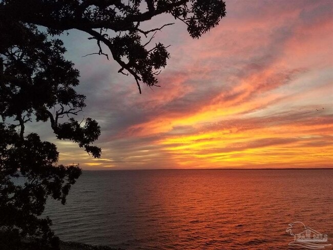 Building Photo - 710 Scenic Hwy