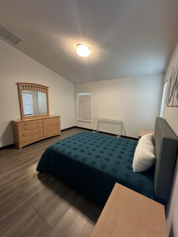 Foto del edificio - 2142 Blackstone Landing Dr