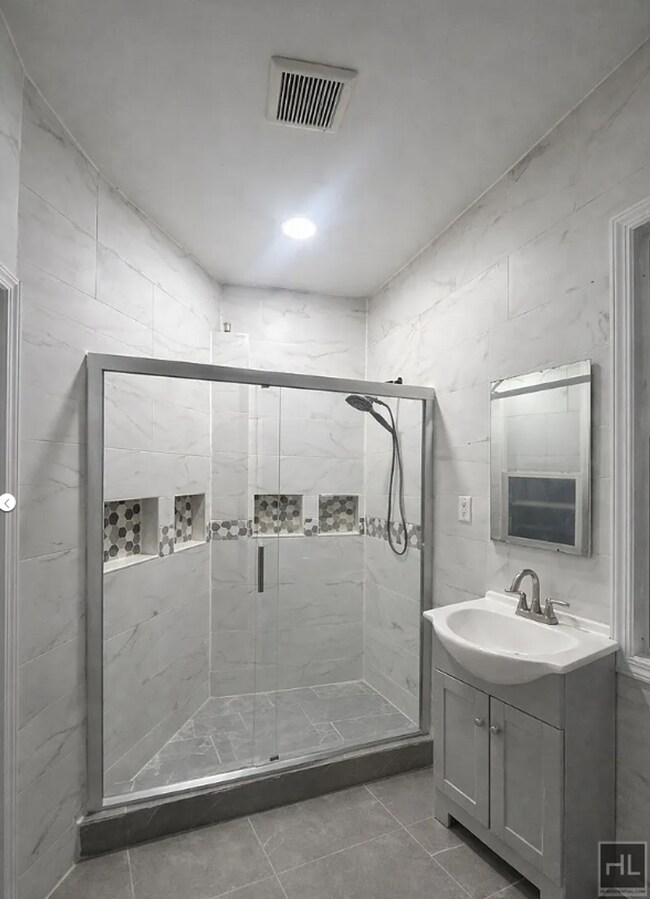 Foto del edificio - EASTCHESTER ROAD