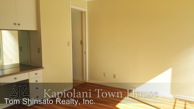 Building Photo - 1624 Kanunu St