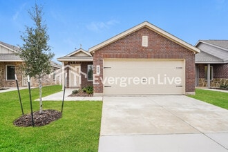 Building Photo - 808 Dressage Ln