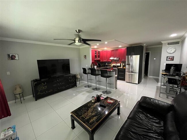 Foto del edificio - 2455 NE 51st St