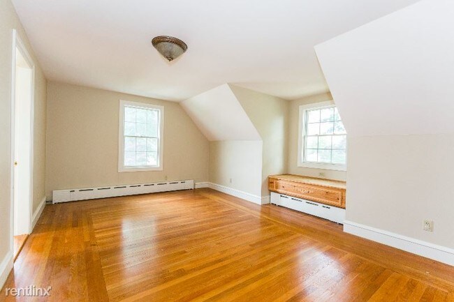 Foto del edificio - 2 br, 1 bath Apartment - 19 Tidd St. 2 Unit 2