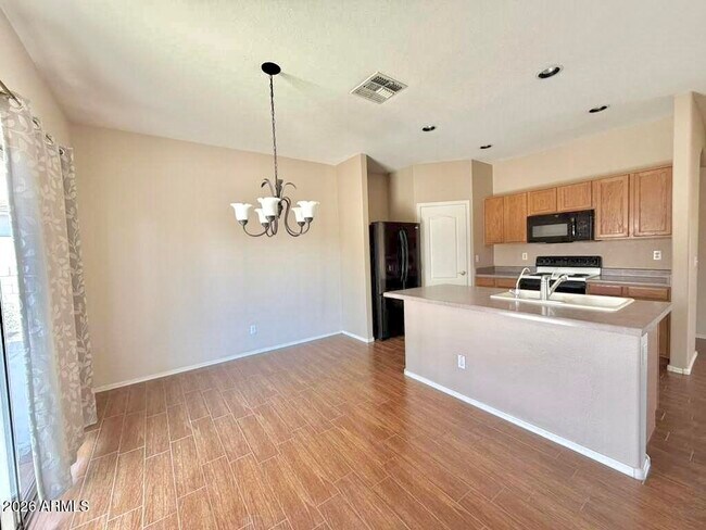 Foto del edificio - 6450 S Nash Way