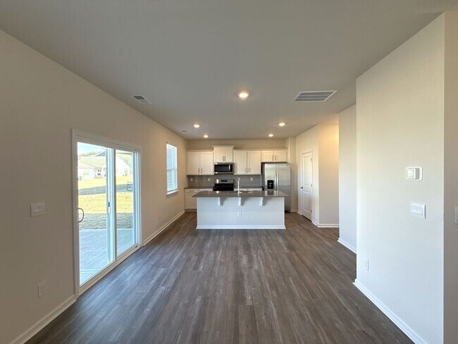 Foto del edificio - T. R. Lawing Realty Property
