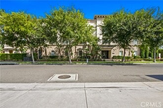 Building Photo - 524 S Anaheim Blvd