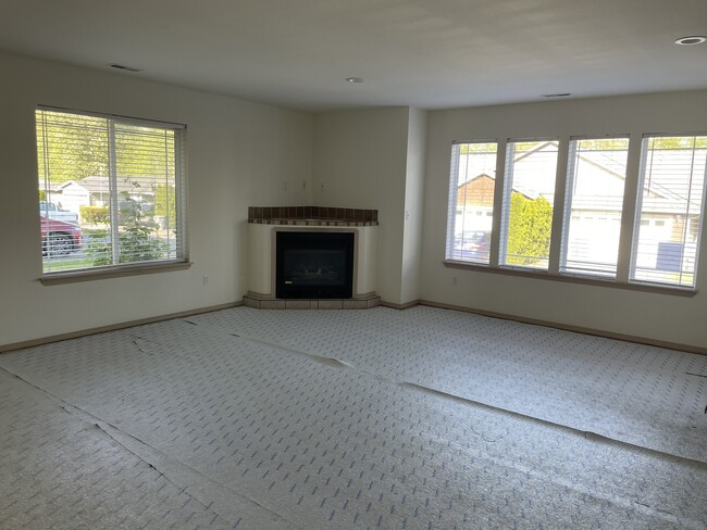 Building Photo - 1482 Estate Pl