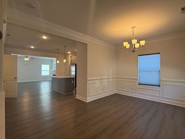 Foto del edificio - Like New Norfolk Single Family Home