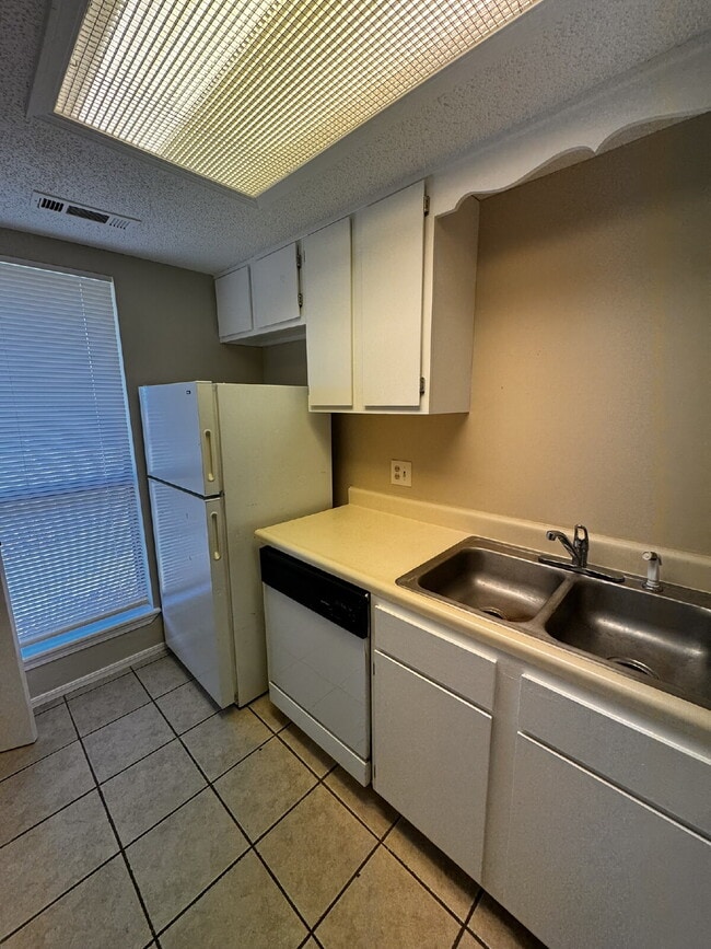 Photo - 1818 S 13th Pl Apartment