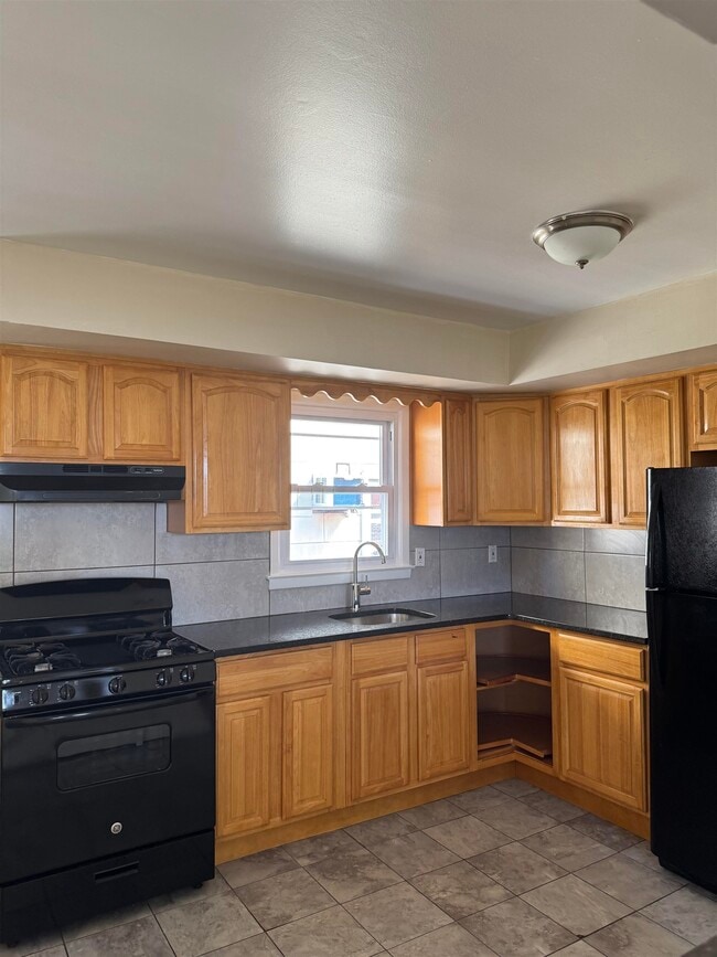 Building Photo - 1609 73rd St