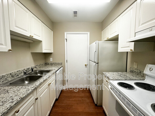Building Photo - 406 N Walton Ave