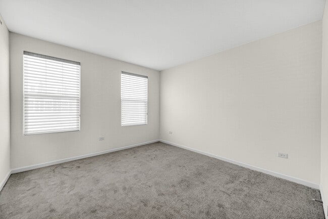 Building Photo - 2260 Horseshoe Cir