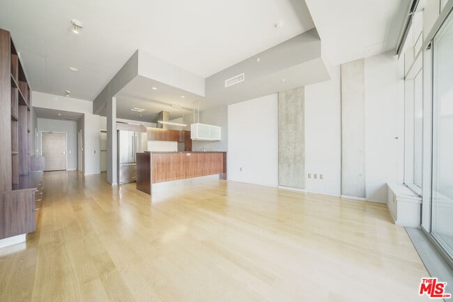 Foto del edificio - 1155 S Grand Ave