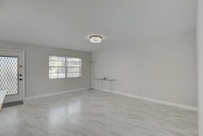 Foto del edificio - 988 Normandy Trail