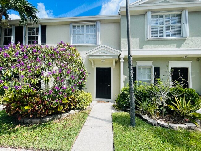 Foto del edificio - 939 Kokomo Key Ln