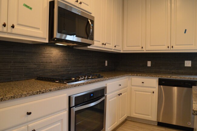 Foto del edificio - 4 bedroom home in Prairieville