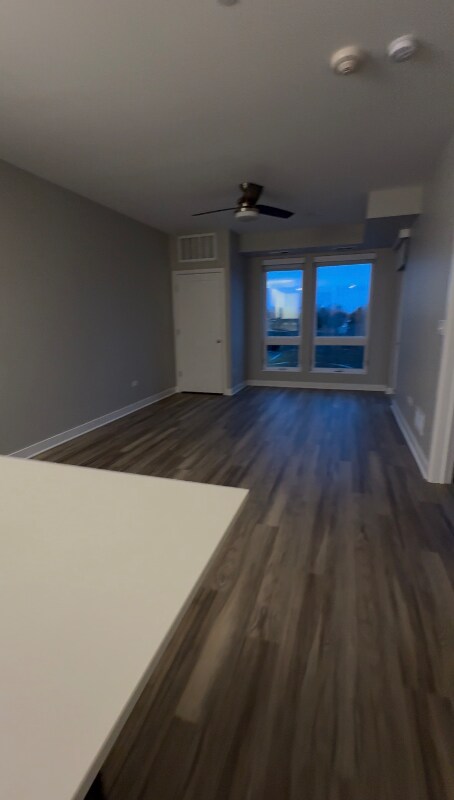 Foto del edificio - 1010 Maple Ave