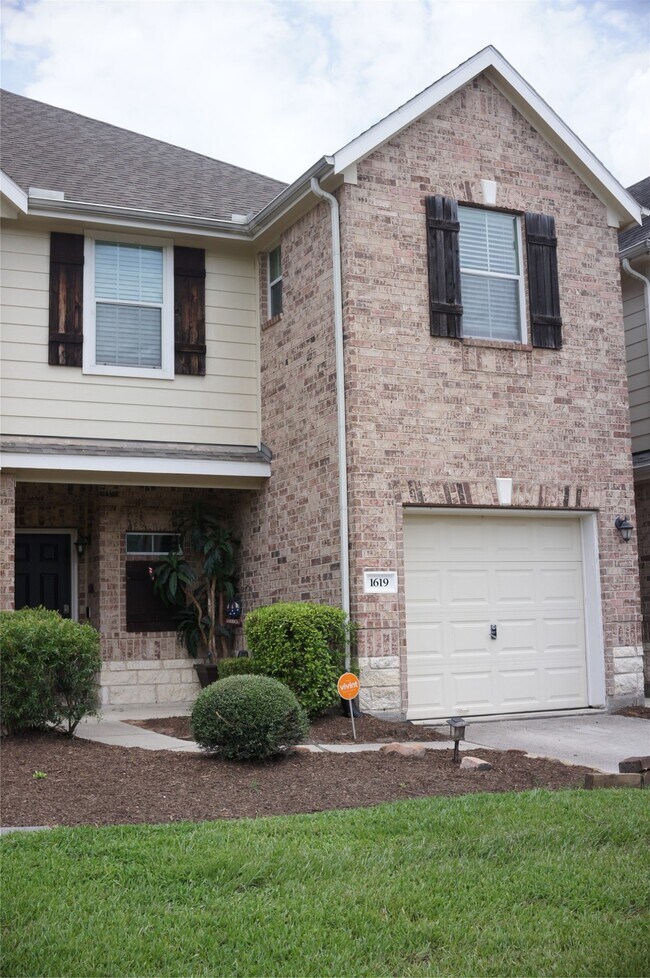 Building Photo - 1619 Grable Cove Ln