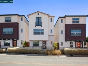 Building Photo - 2806 Chattleton Ln