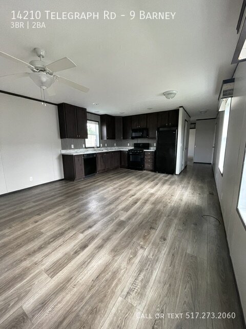 Foto del edificio - 14210 Telegraph Rd