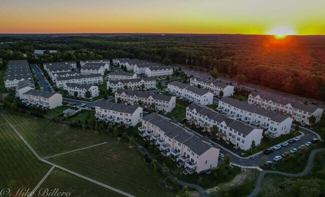Foto del edificio - 94 Kyle Dr