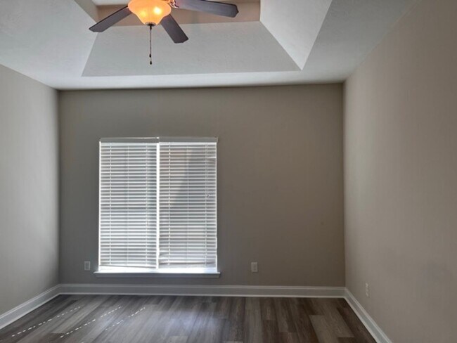 Foto del edificio - 338 High Meadows Pl