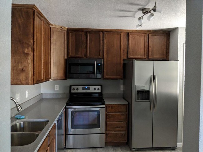Foto del edificio - 5109 Cedar Springs Rd