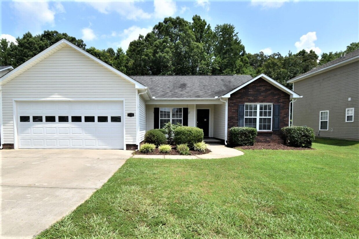 5236 Harmon Pl House Rental in Kannapolis, NC