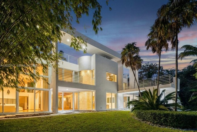 Building Photo - 6070 SW 128th St