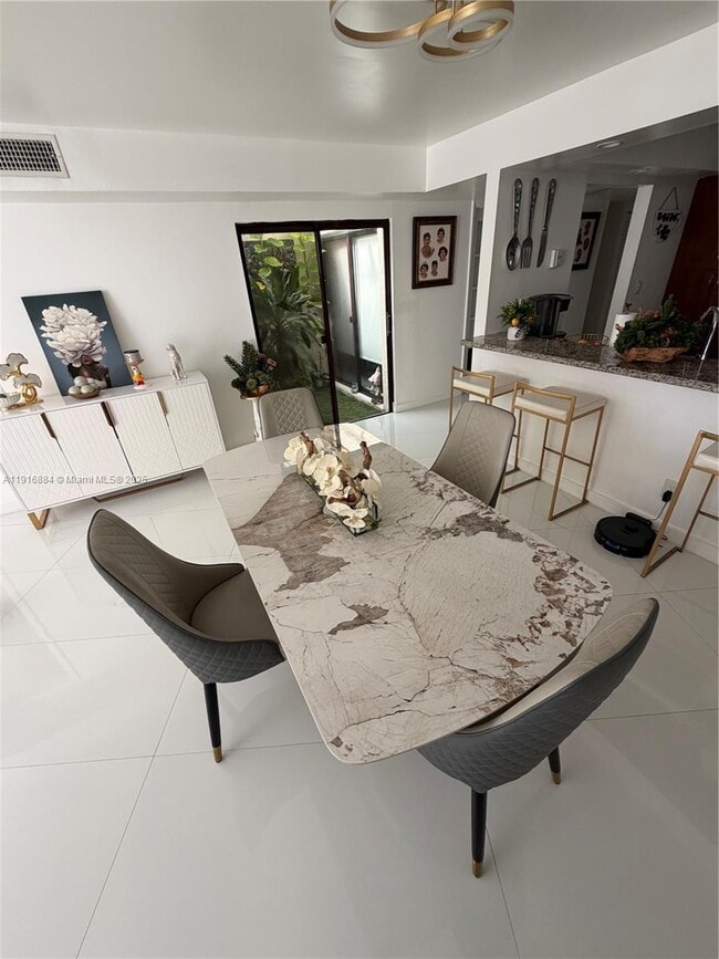 Foto del edificio - 13198 SW 10th Terrace Dr