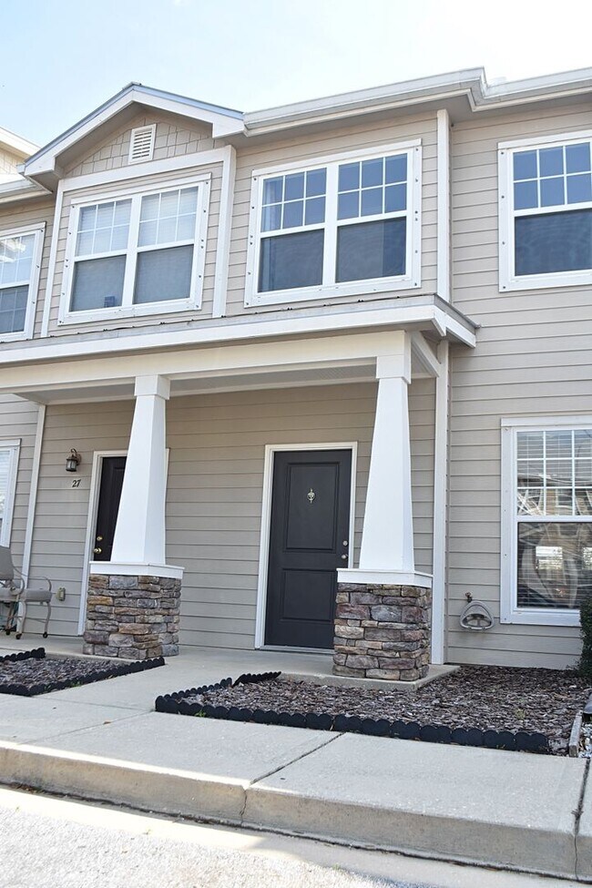 Foto del edificio - Like NEW 2 Bedroom 2.5 Bath Townhouse in V...