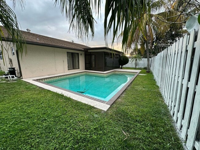 Foto del edificio - 3291 SW 4th St