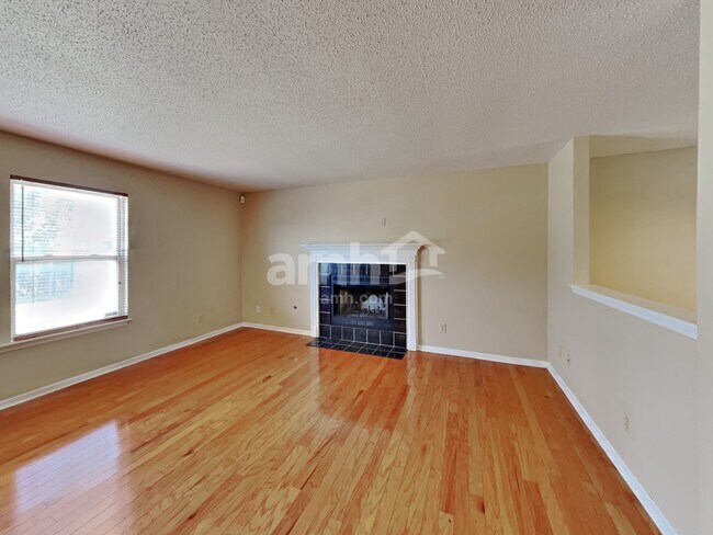 Building Photo - 1742 Sonesta Lane