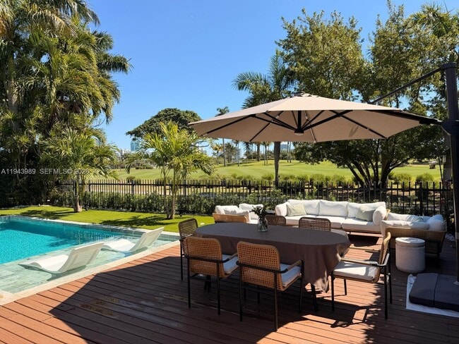 Foto del edificio - 5911 Alton Rd