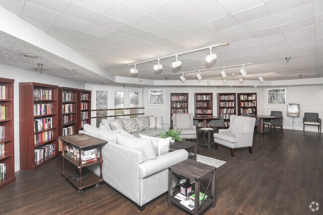 Biblioteca - King's Reserve College Park 55+ Active Living