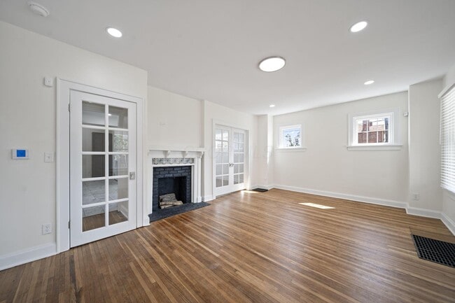 Building Photo - 1198 Wilson Ave