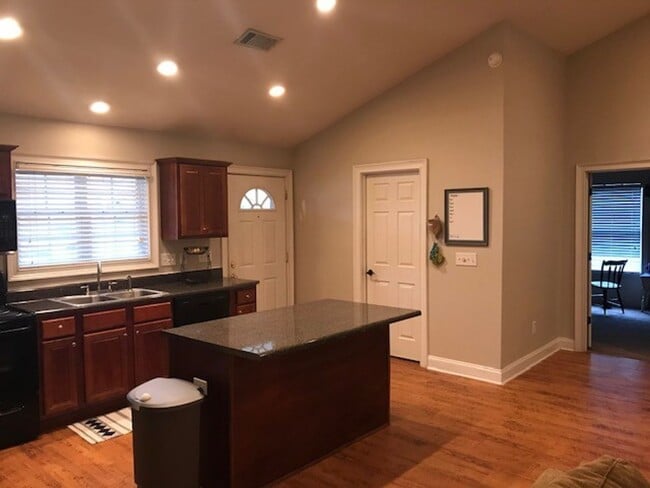 Building Photo - Eagles Landing North #42