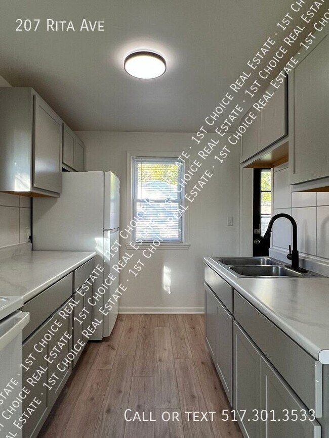 Foto del edificio - 207 Rita St