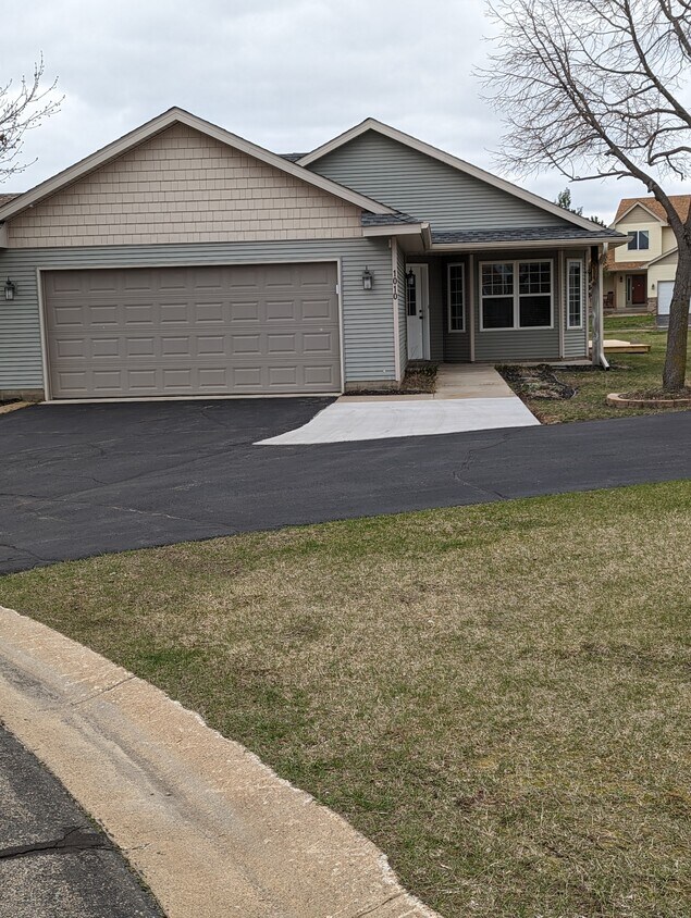 1010 Pleasantview Ct NW, Isanti, MN 55040 House Rental in Isanti, MN