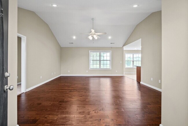 Foto del edificio - Beautifully Maintained 3 Bedroom Ranch Home