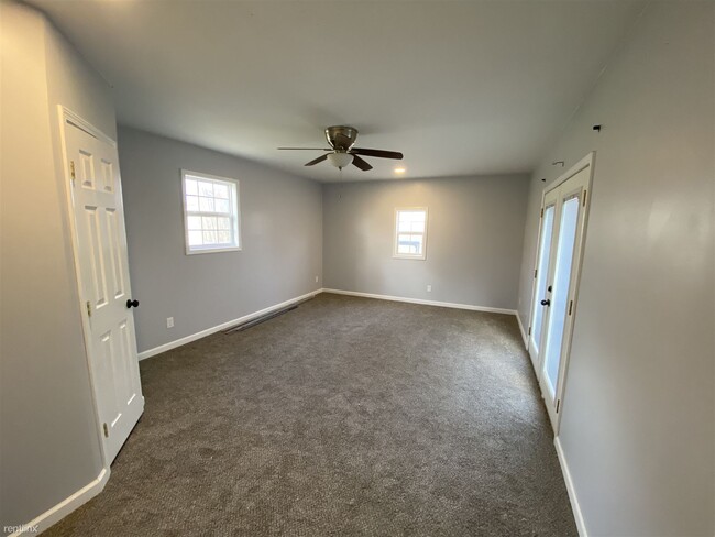 Building Photo - 3 br, 1 bath House - 11011 3rd St