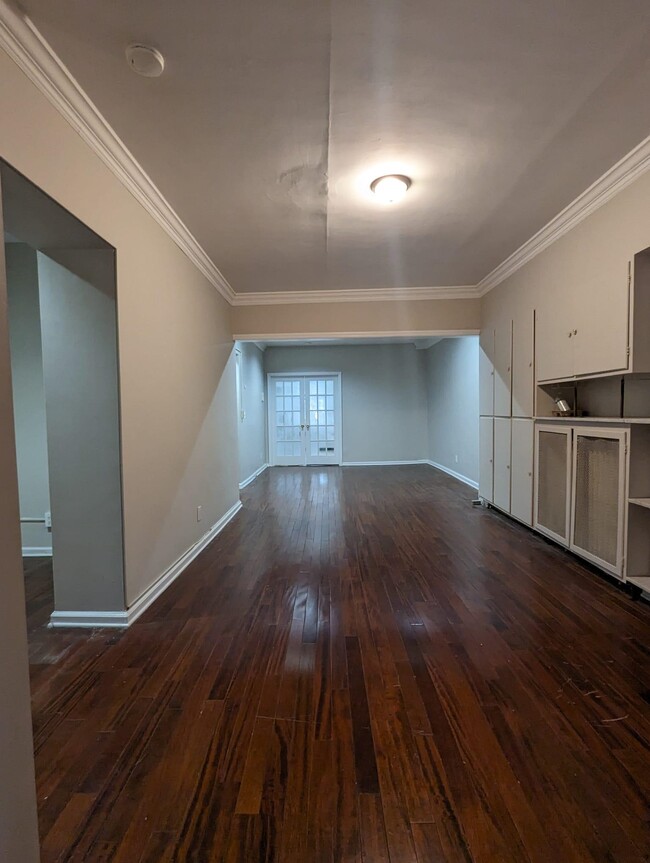 Building Photo - 681 Bergen Ave
