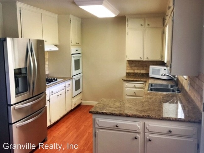 Building Photo - 4 br, 2.5 bath House - 1657 W. Ellery Way