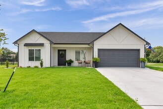 Building Photo - 1703 Jase Ct