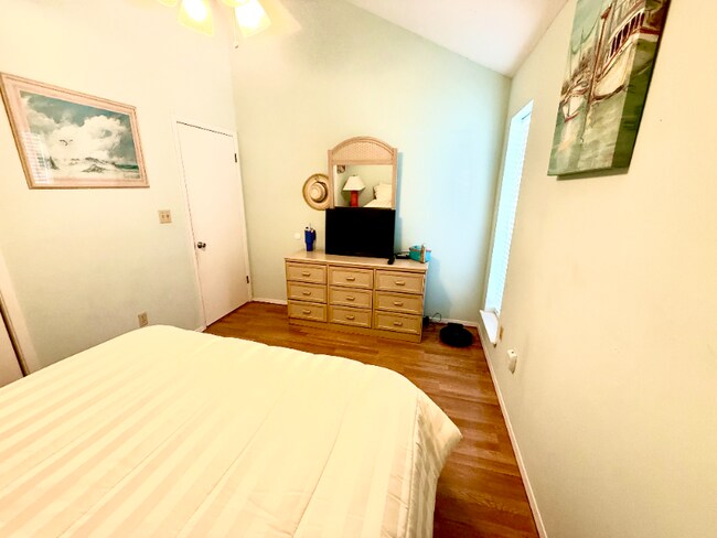 Foto del edificio - 17614 Front Beach Rd