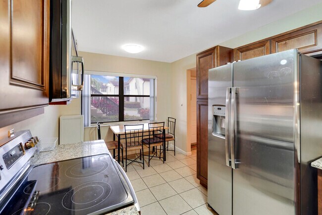Building Photo - 7689 Tahiti Ln