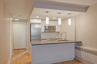 Building Photo - 3460 Rue Durocher
