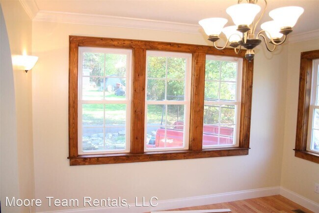 Building Photo - 231 Highland Lake Dr