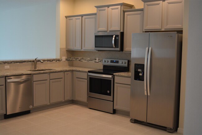 Building Photo - 1160 Pavia Dr