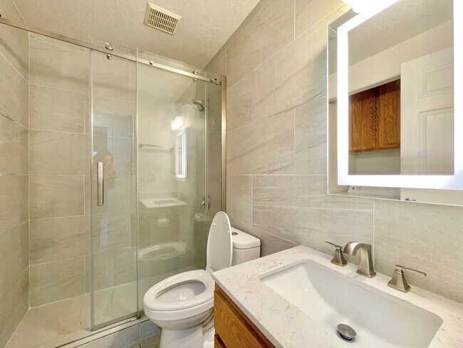 Foto del edificio - Lakeview Orem Living – 3 Bed Near UVU